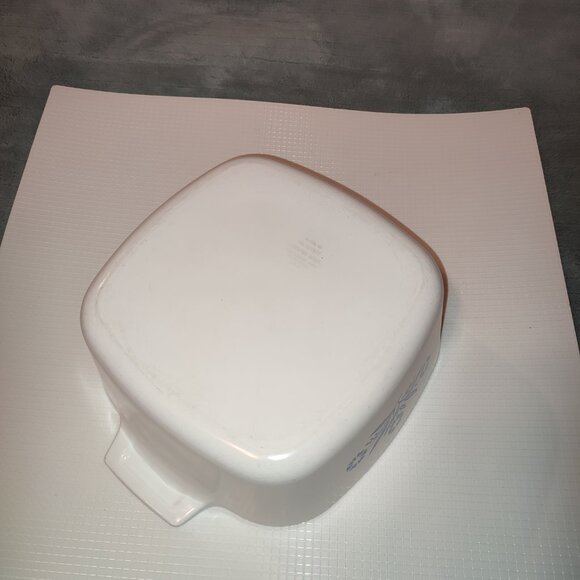 Corningware White and Blue Floral Casserole Dish - Picture 10 of 11